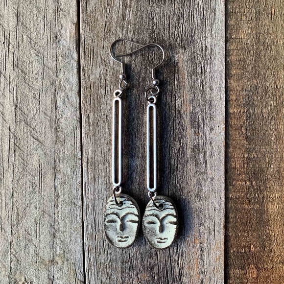 Women's Earrings. - Picture 4 of 5